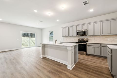 MLS: 2816872