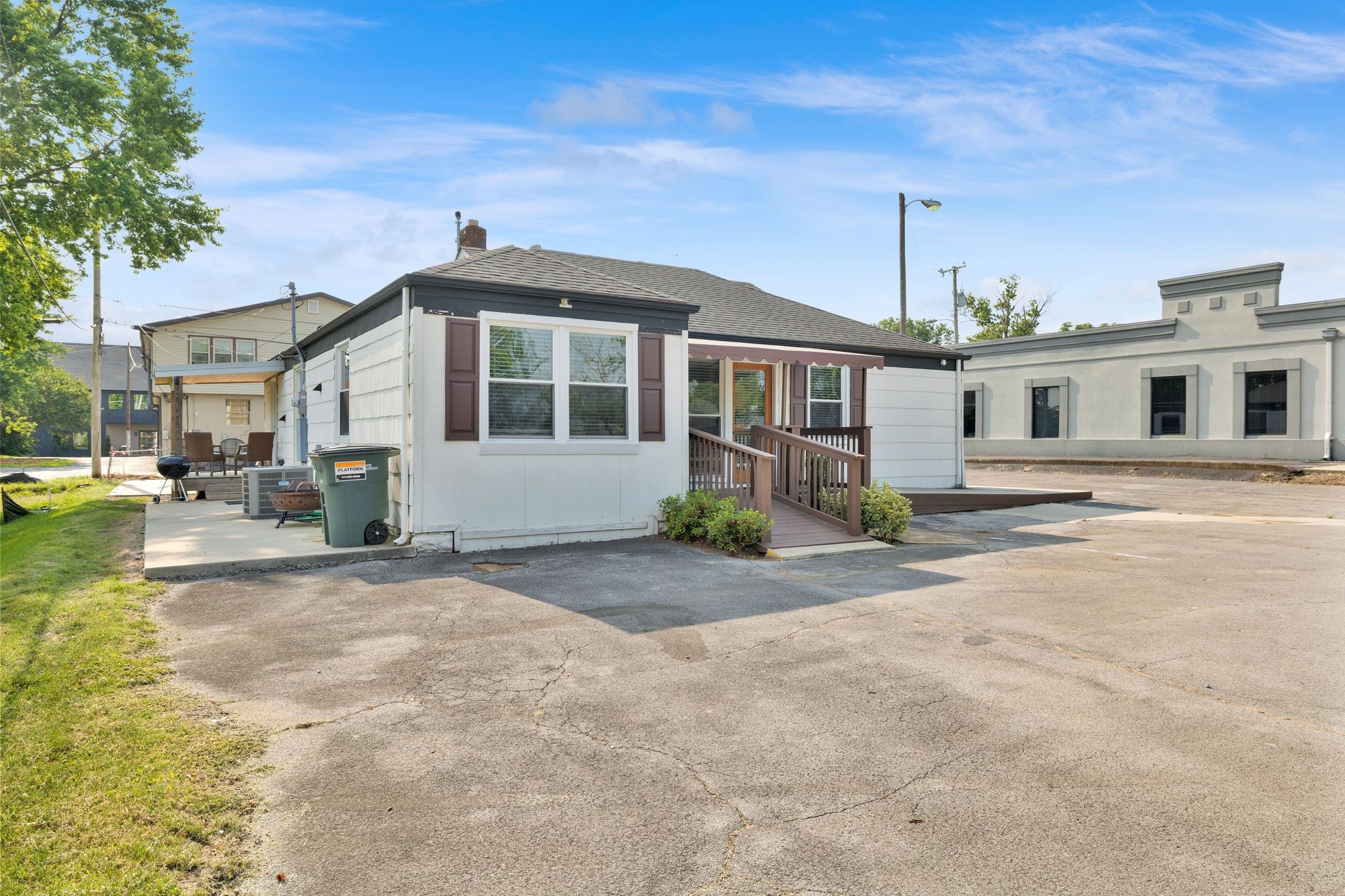 2818 Bransford Ave