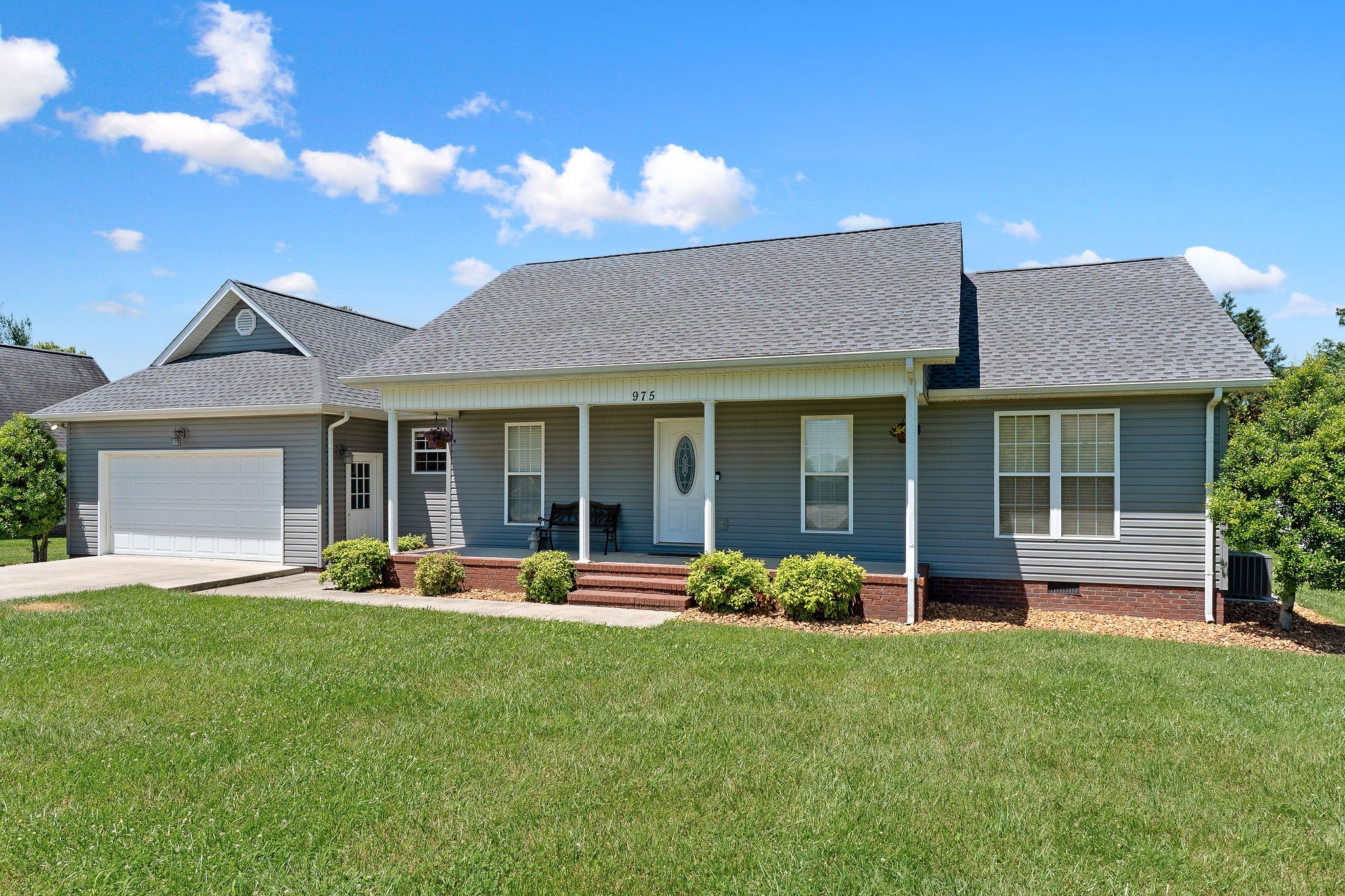 975 Eagle Landing Dr