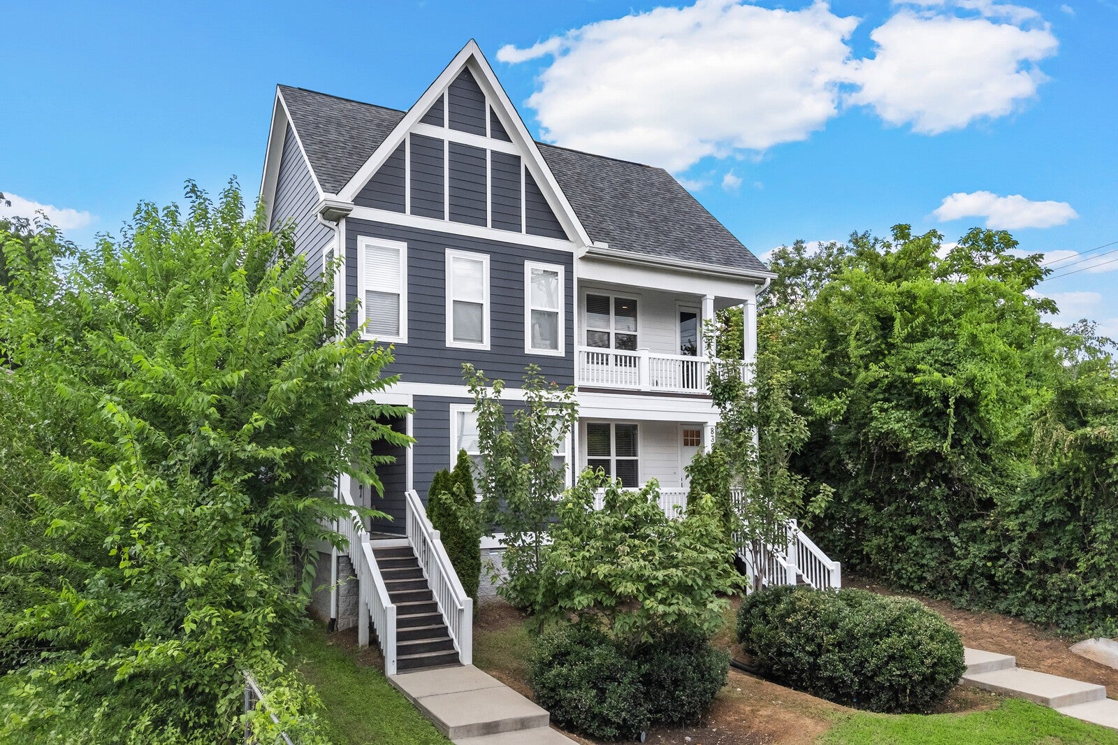 3-bed listing at 838a Lischey Ave, Nashville