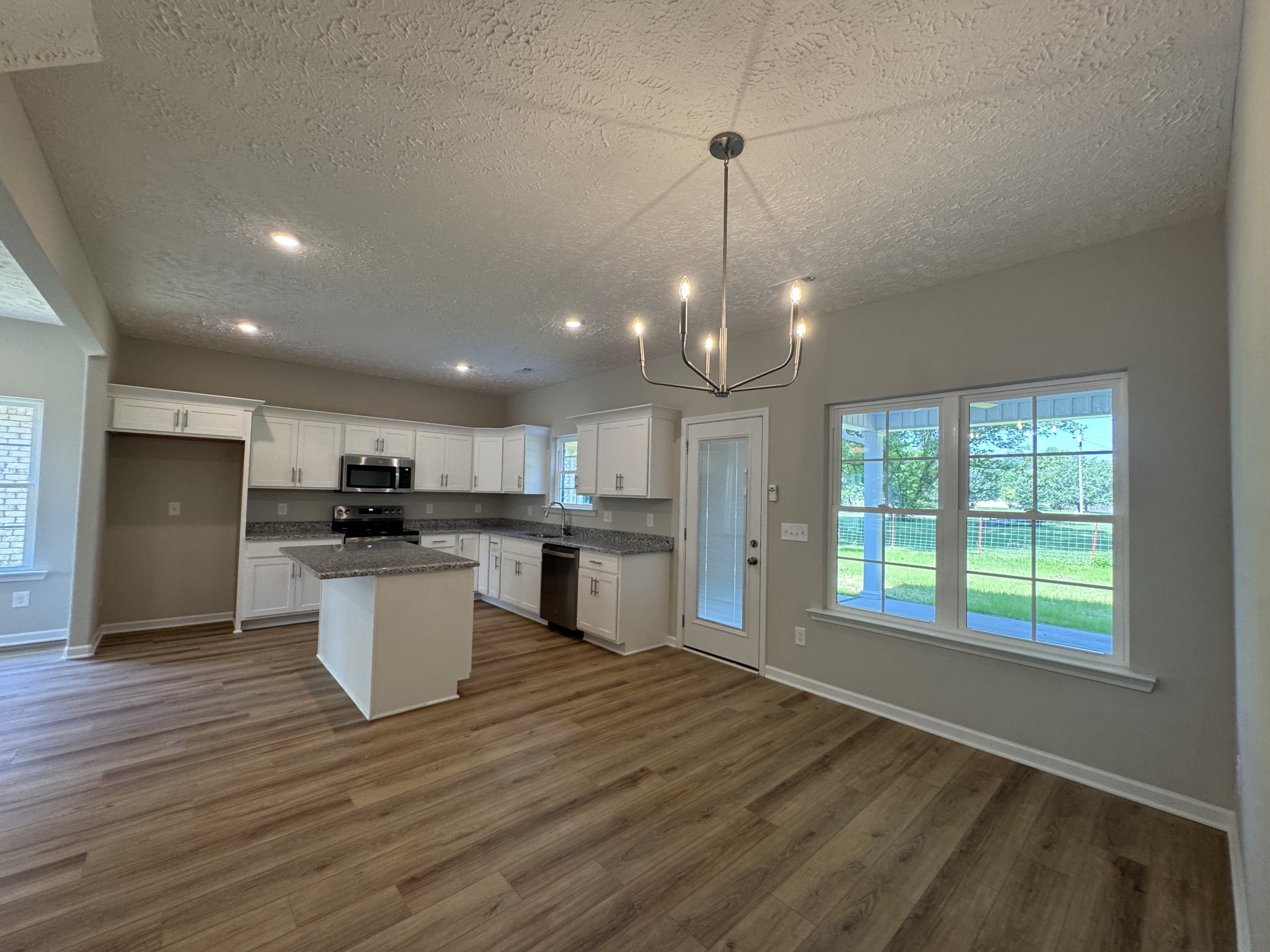 47 Laurel View St