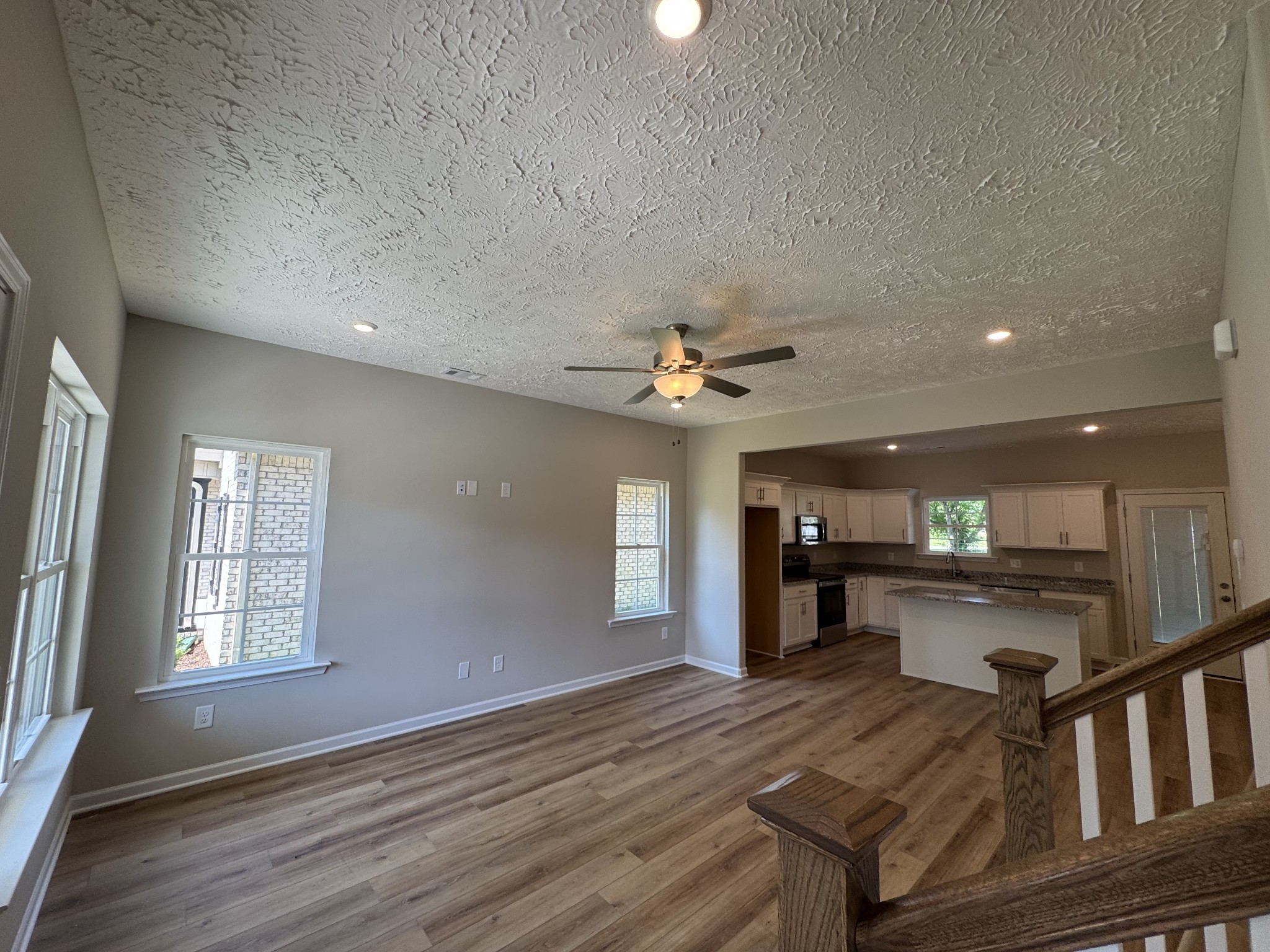 47 Laurel View St