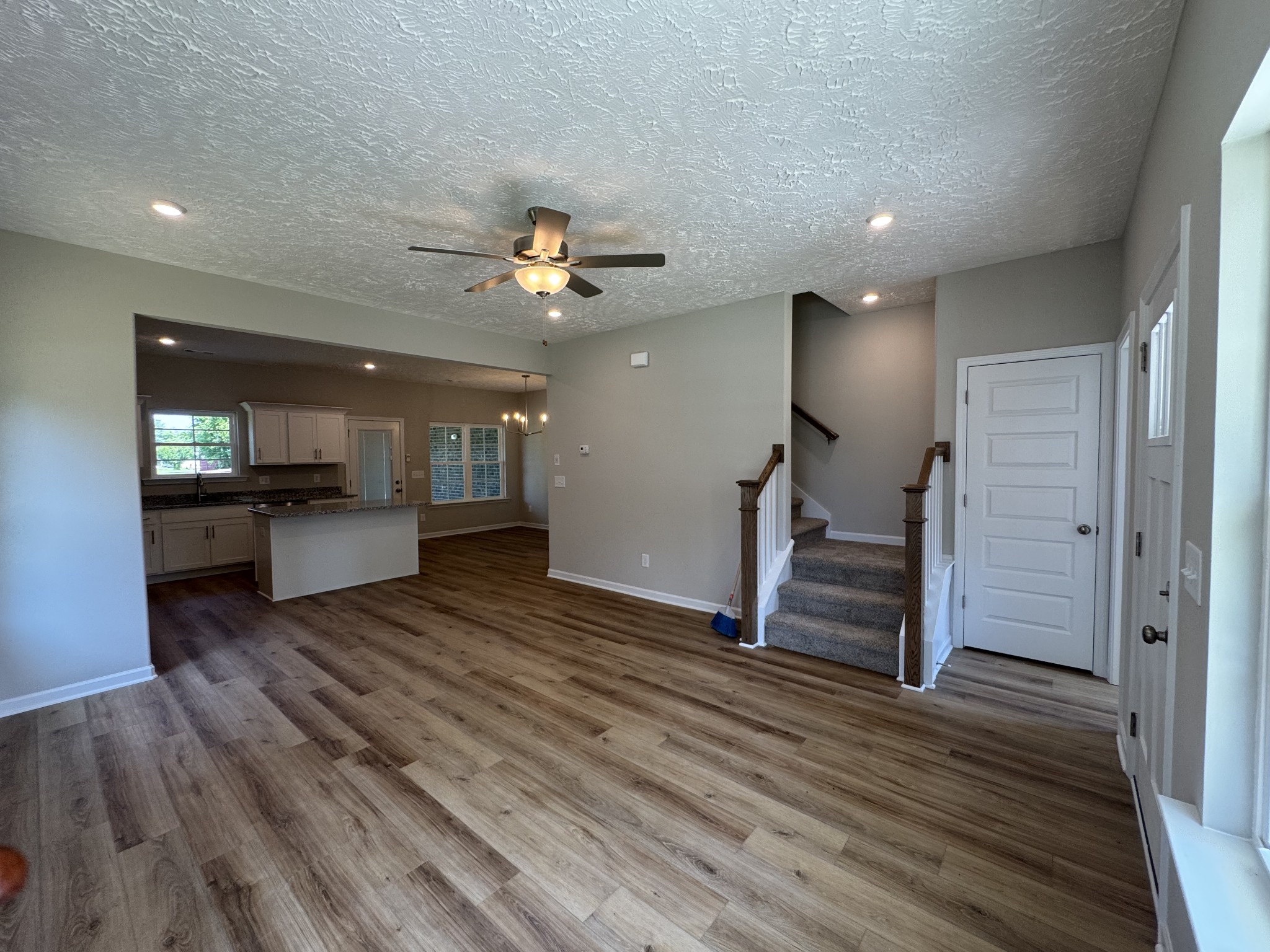 47 Laurel View St