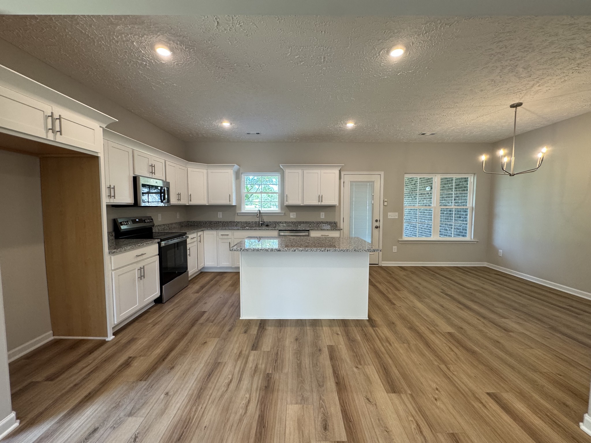 47 Laurel View St
