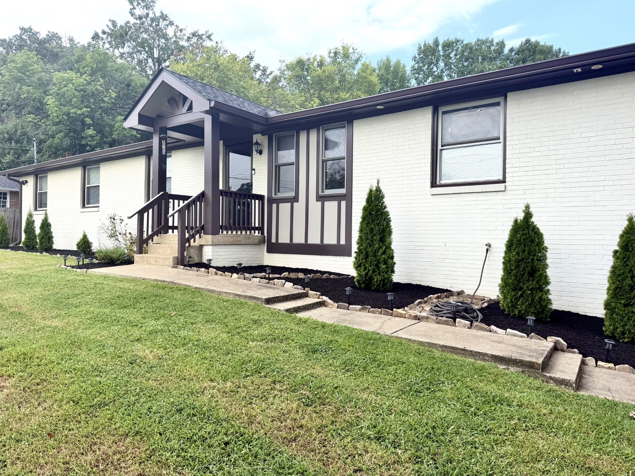 233 Riverwood Dr