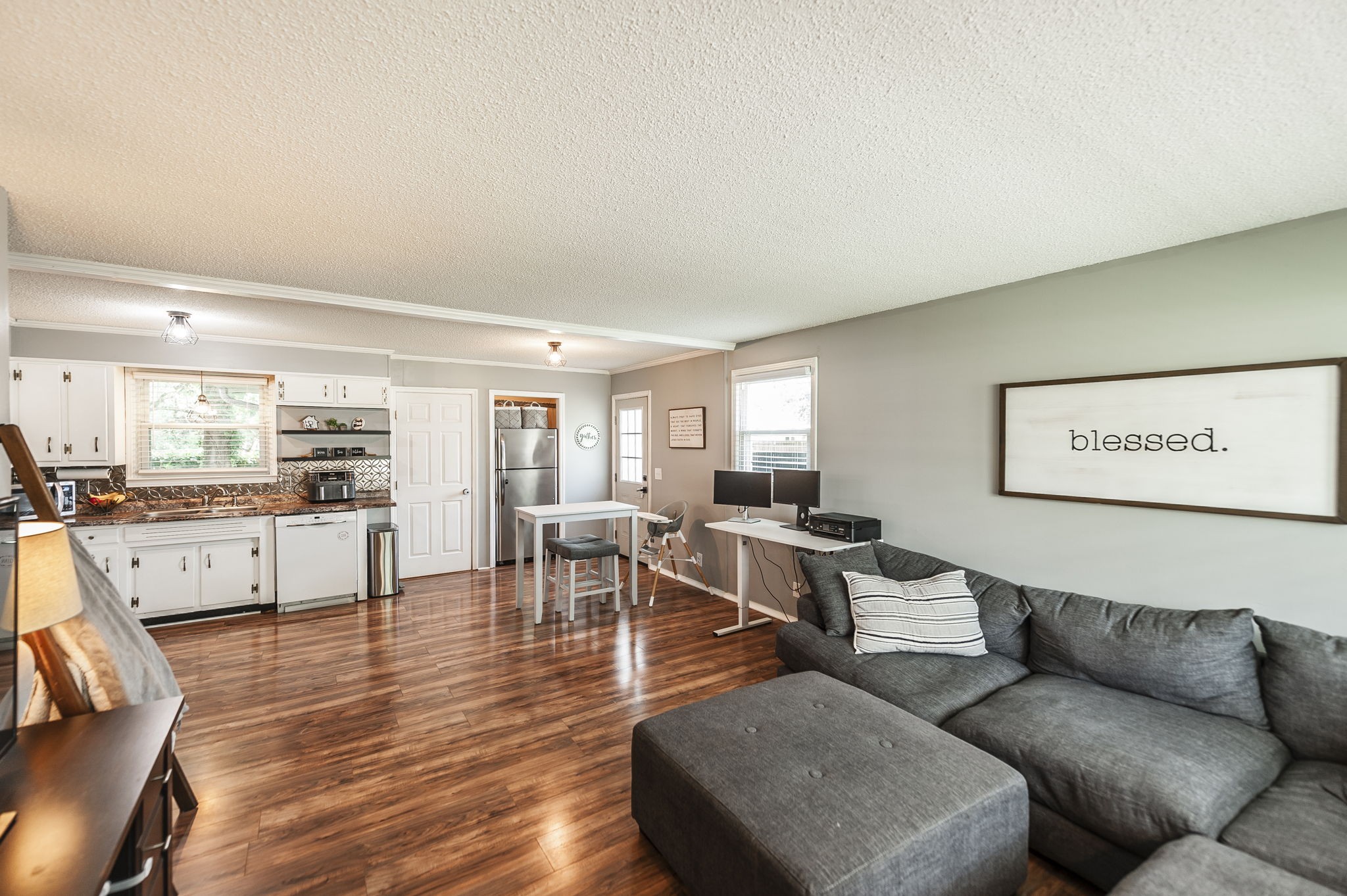 1308 Knoll Ln