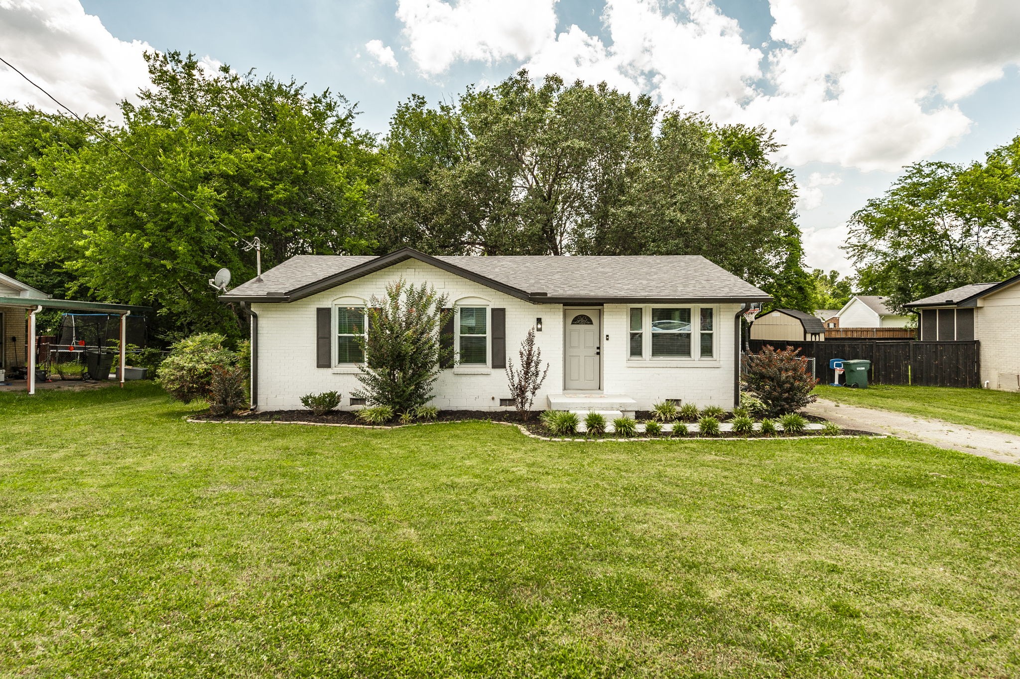 1308 Knoll Ln