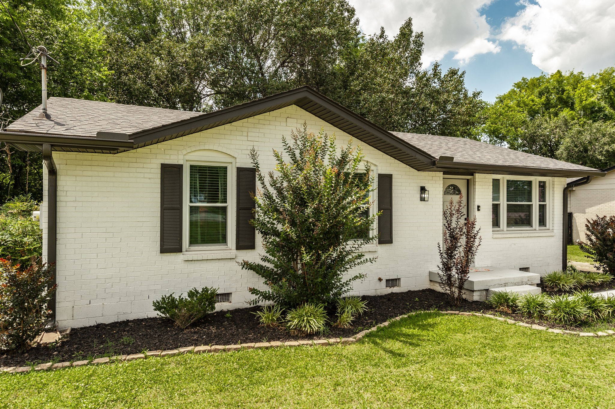 1308 Knoll Ln