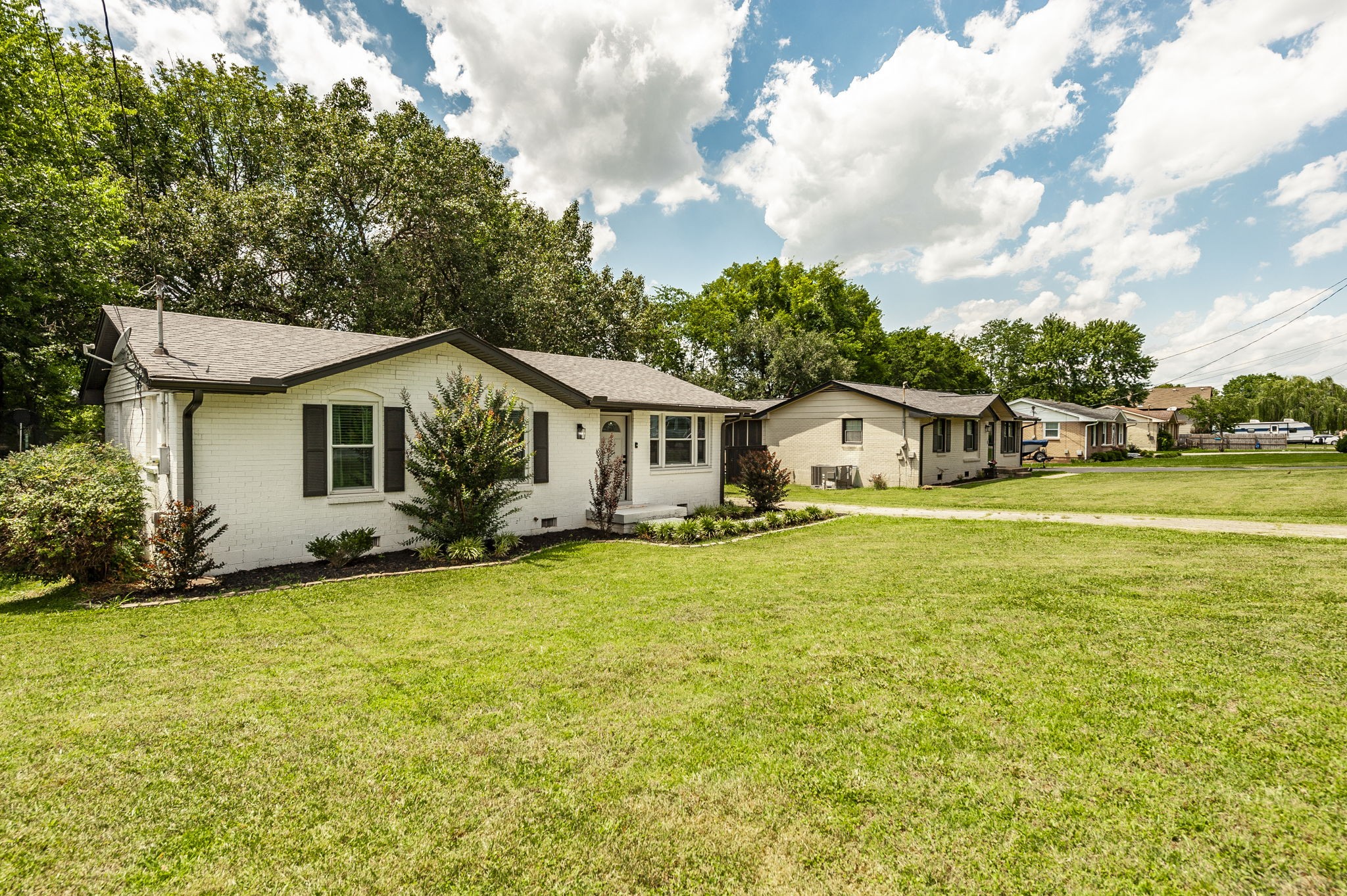 1308 Knoll Ln