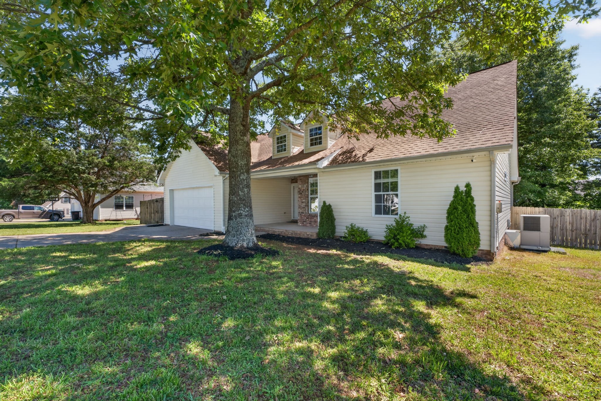 309 Sunnycrest Dr