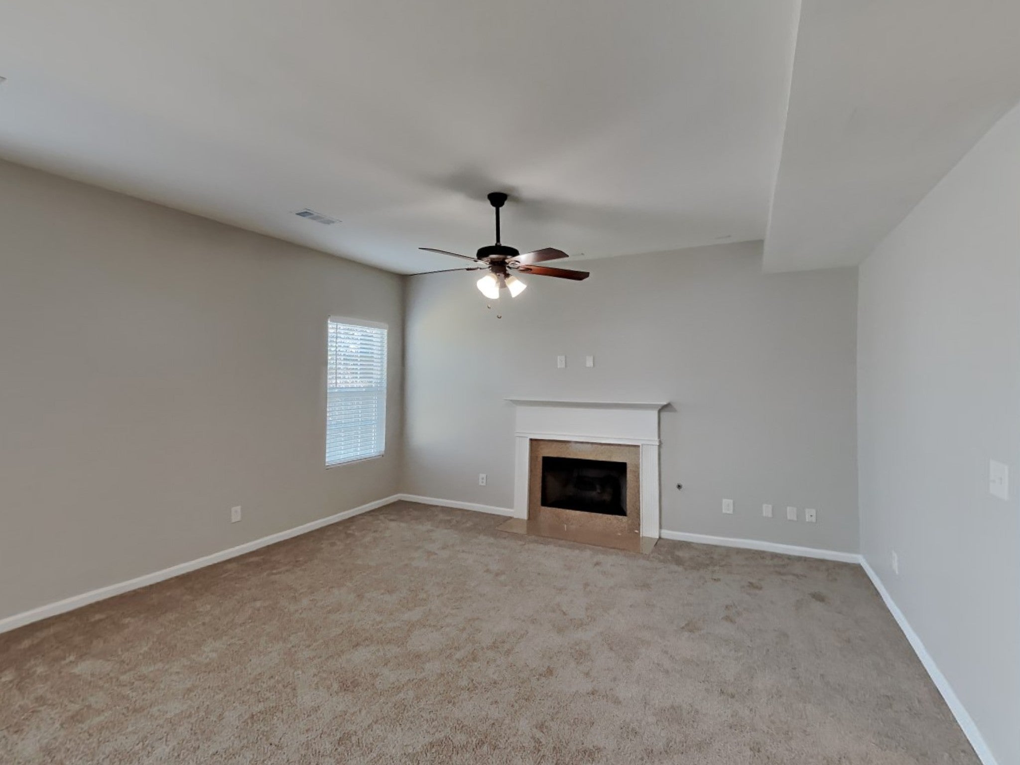 1024 Daniel Ln