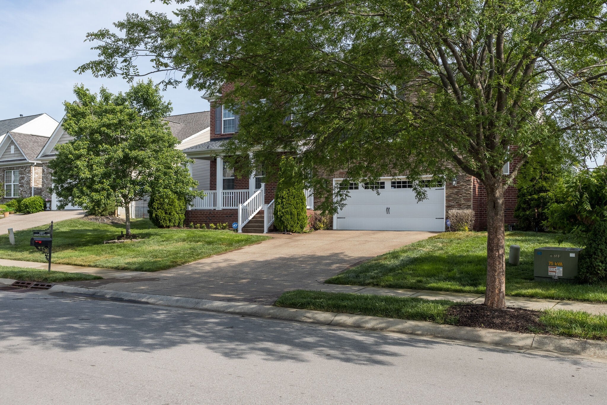 1837 Looking Glass Ln