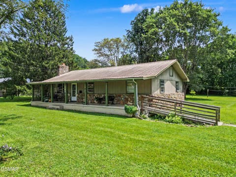 Photo of 115 Dunn Way, Cosby, TN 37722 (MLS # 3513489)