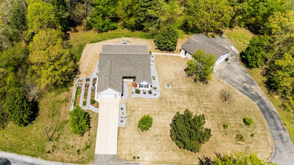 100 Riverwood Dr