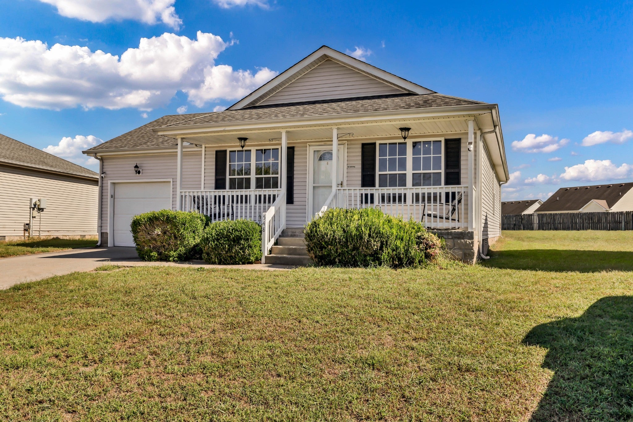548 Oakmont Dr