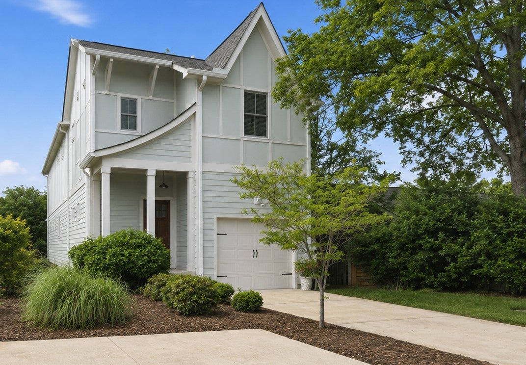 3-bed listing at 4207a Lone Oak Rd, Nashville