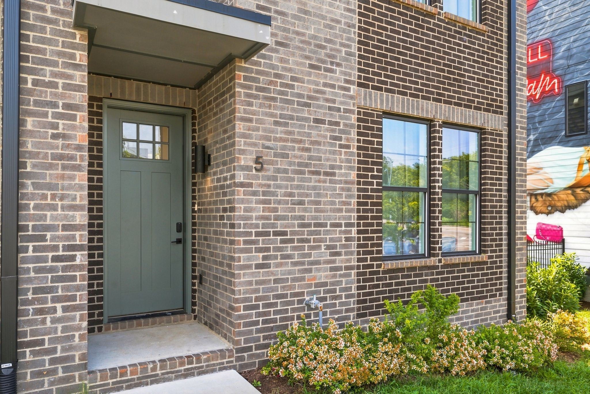 3-bed listing at 2000 S Hamilton Rd 5, Nashville