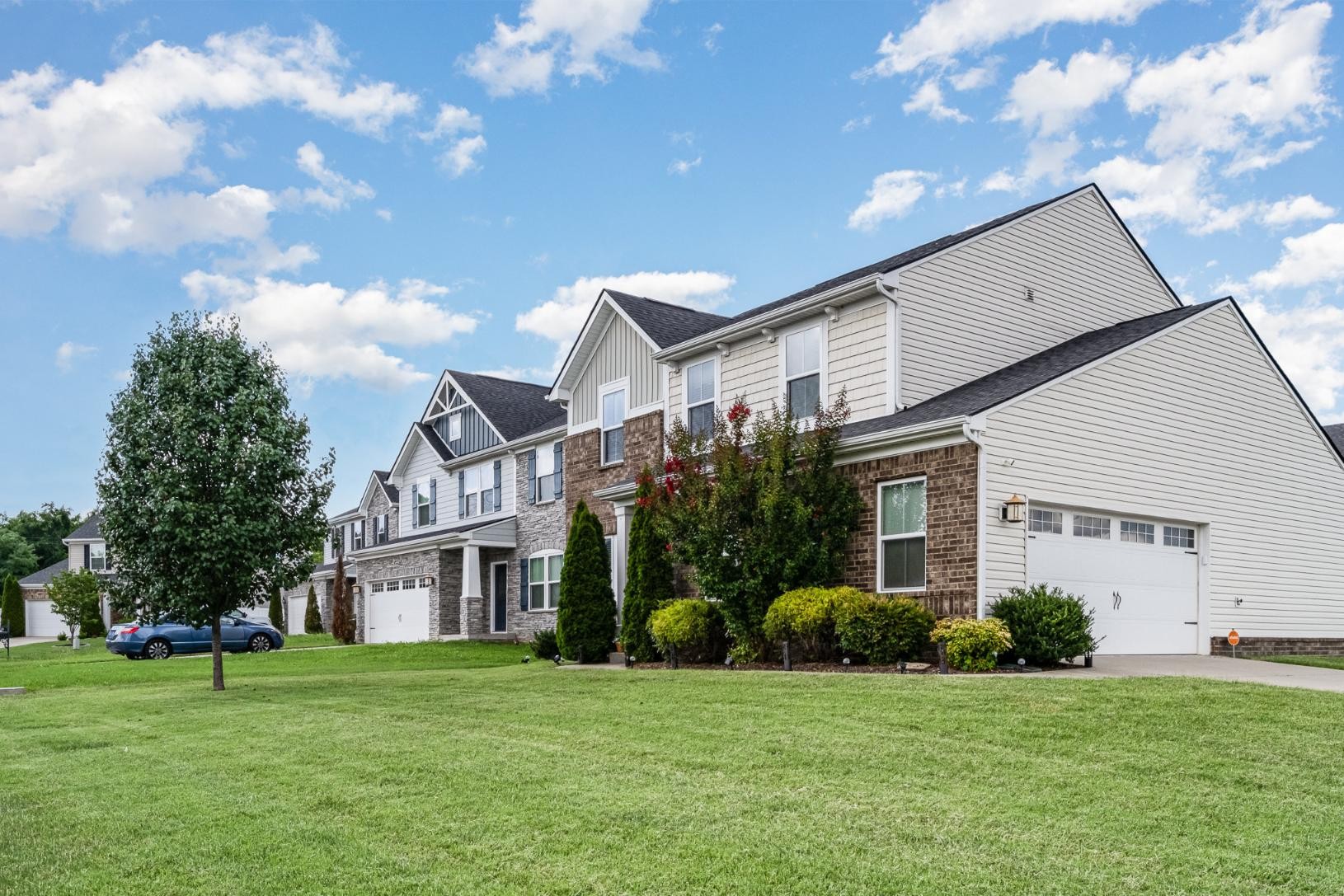 2221 Pearwick Ct
