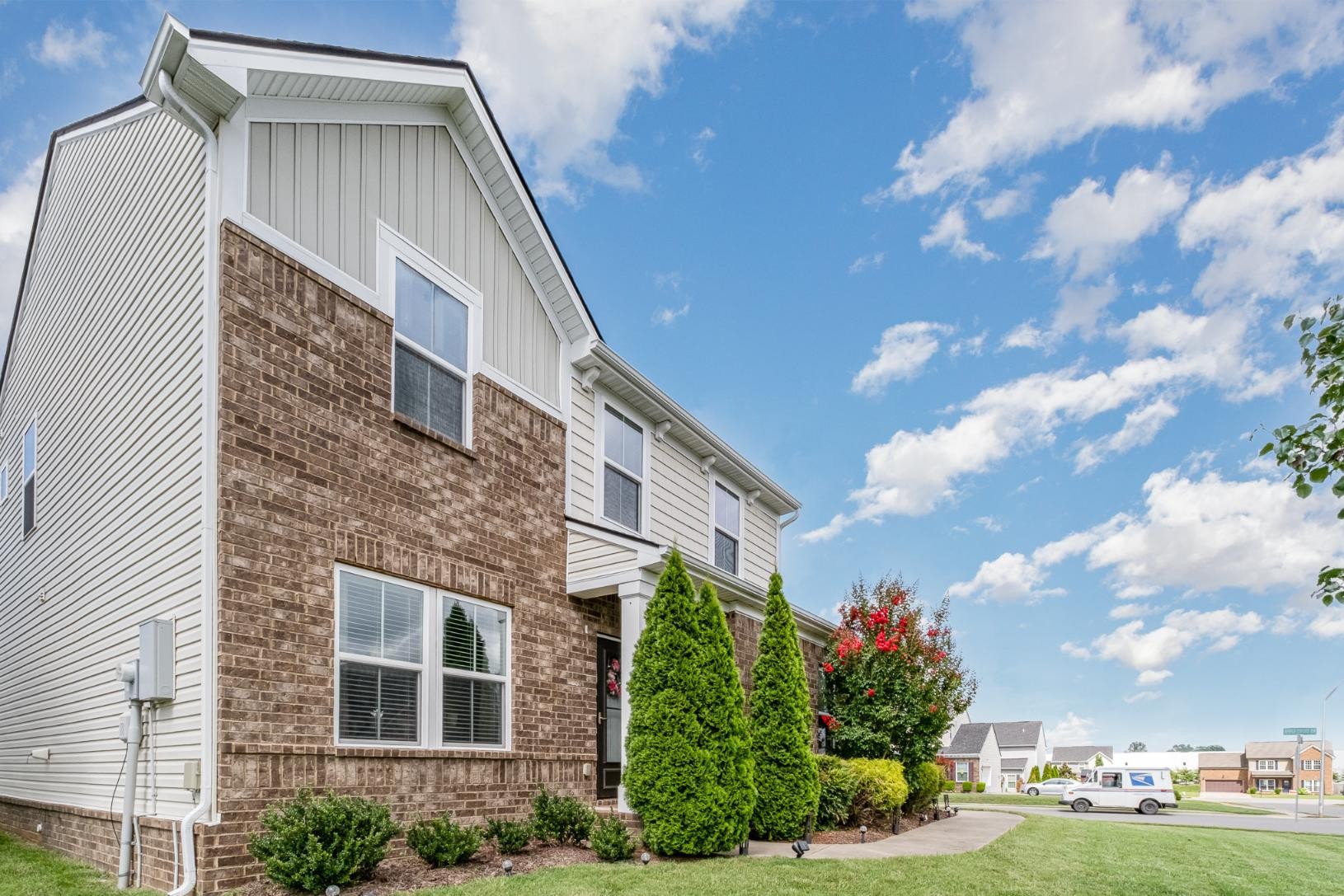 2221 Pearwick Ct