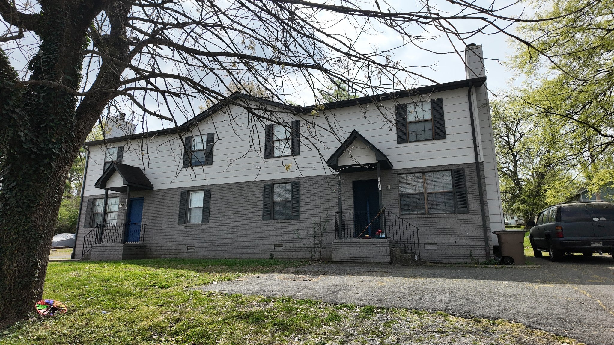 208A E Palestine Ave