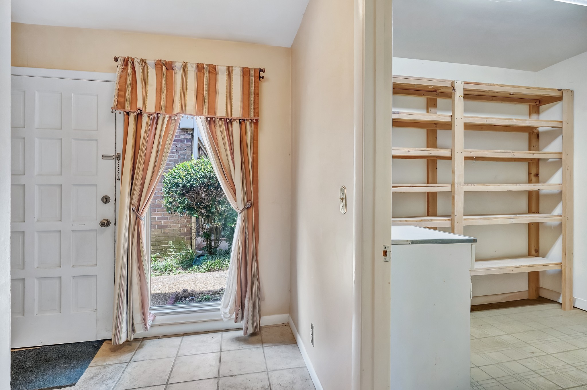 2116 Hobbs Rd L7, L8