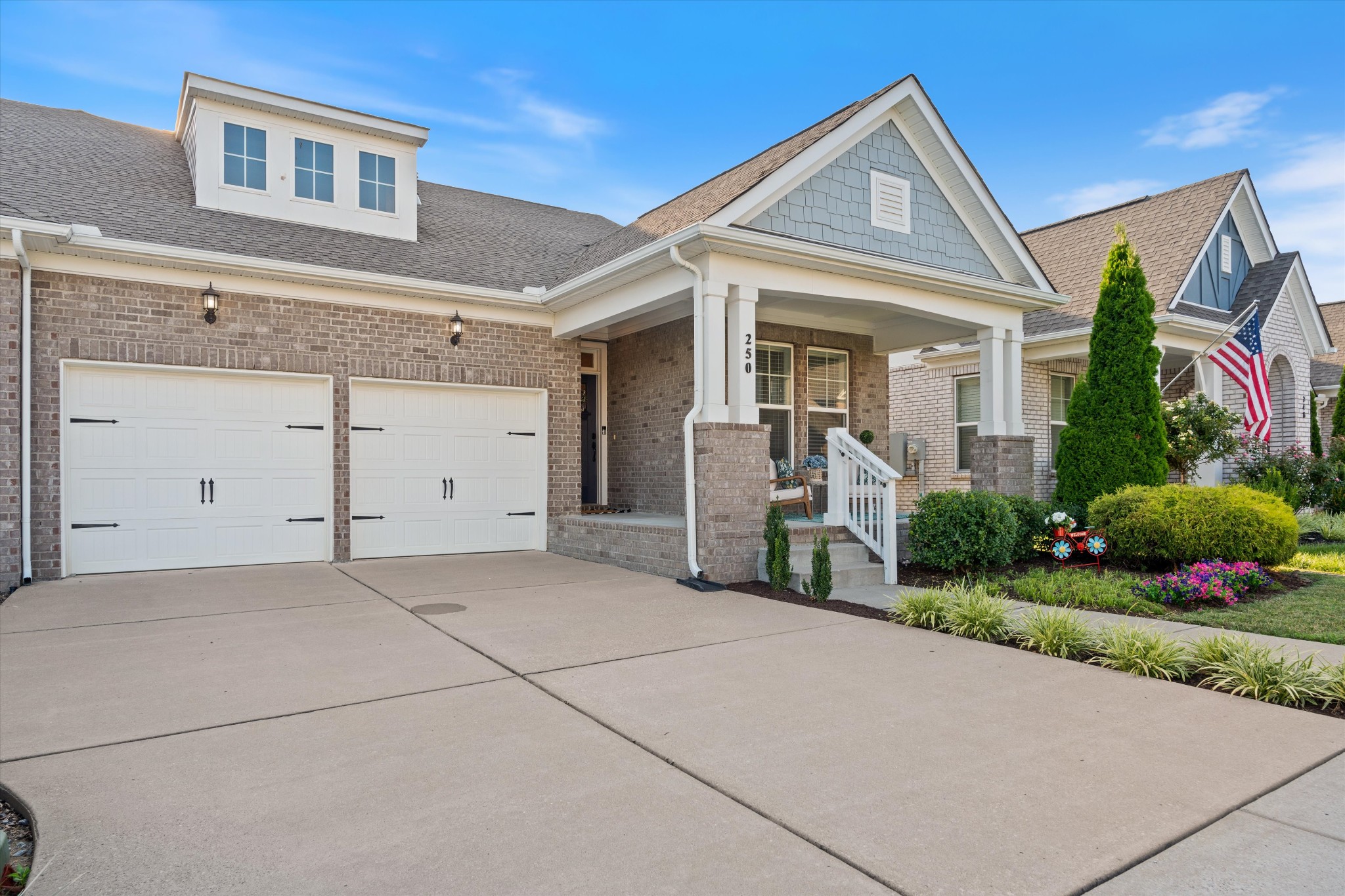 250 Tanglewood Ln