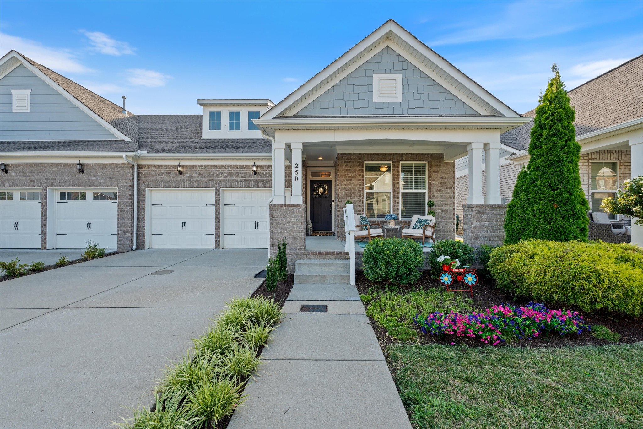 250 Tanglewood Ln
