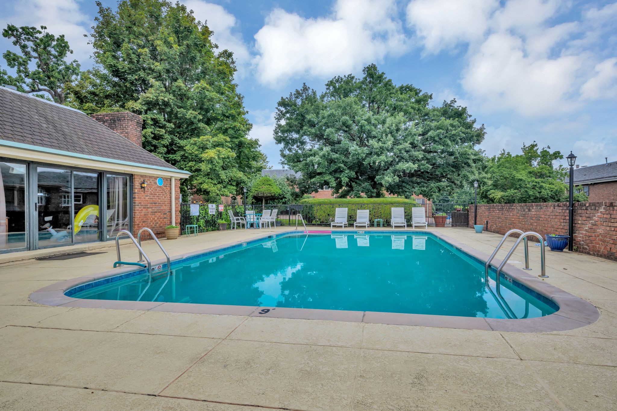 338 Elmington Ave 338