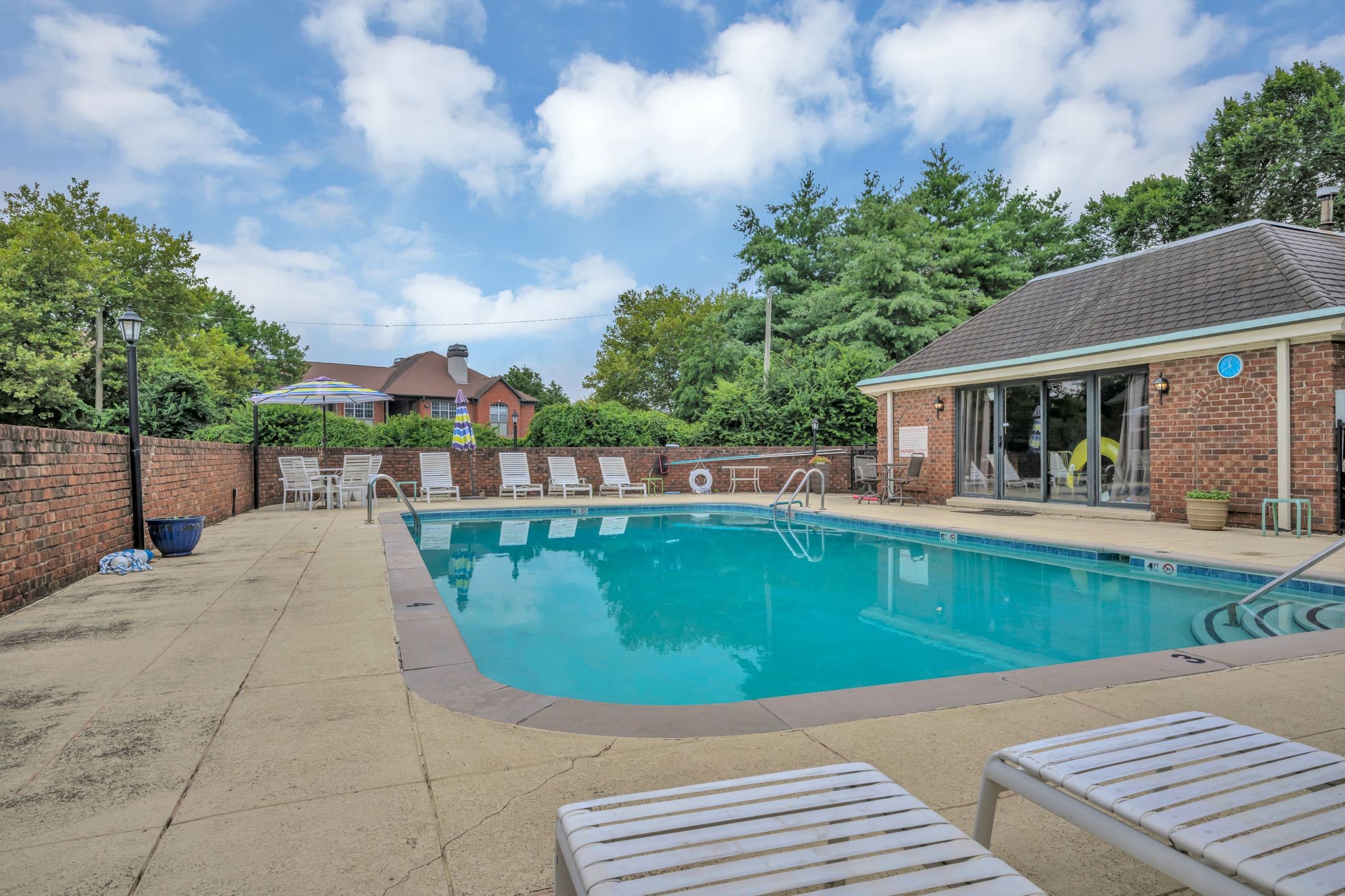 338 Elmington Ave 338