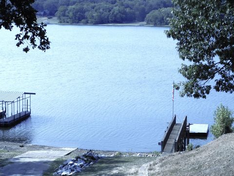 785 Big Richland Dr Waverly TN 37185