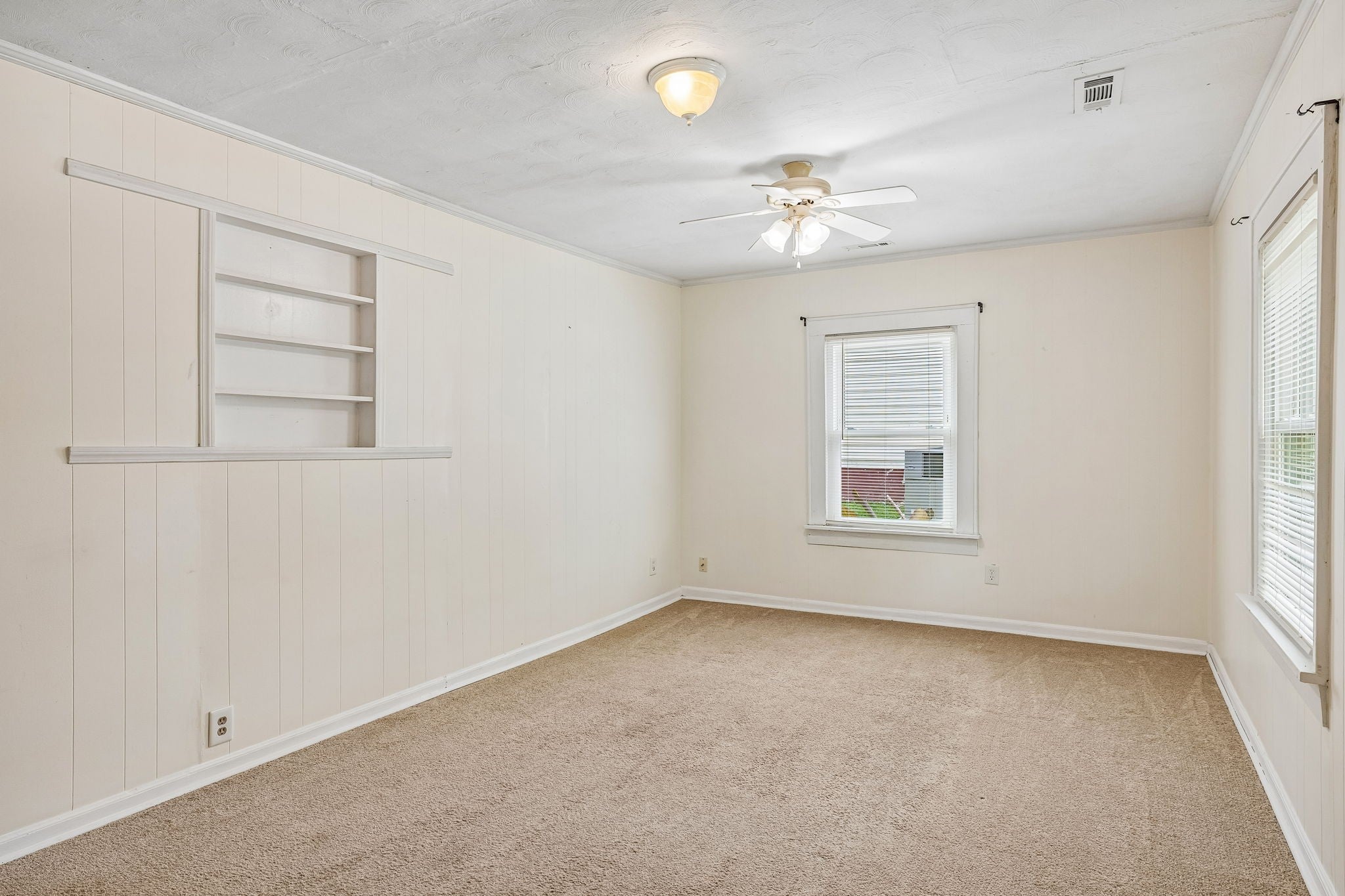 305 Eugene Rd