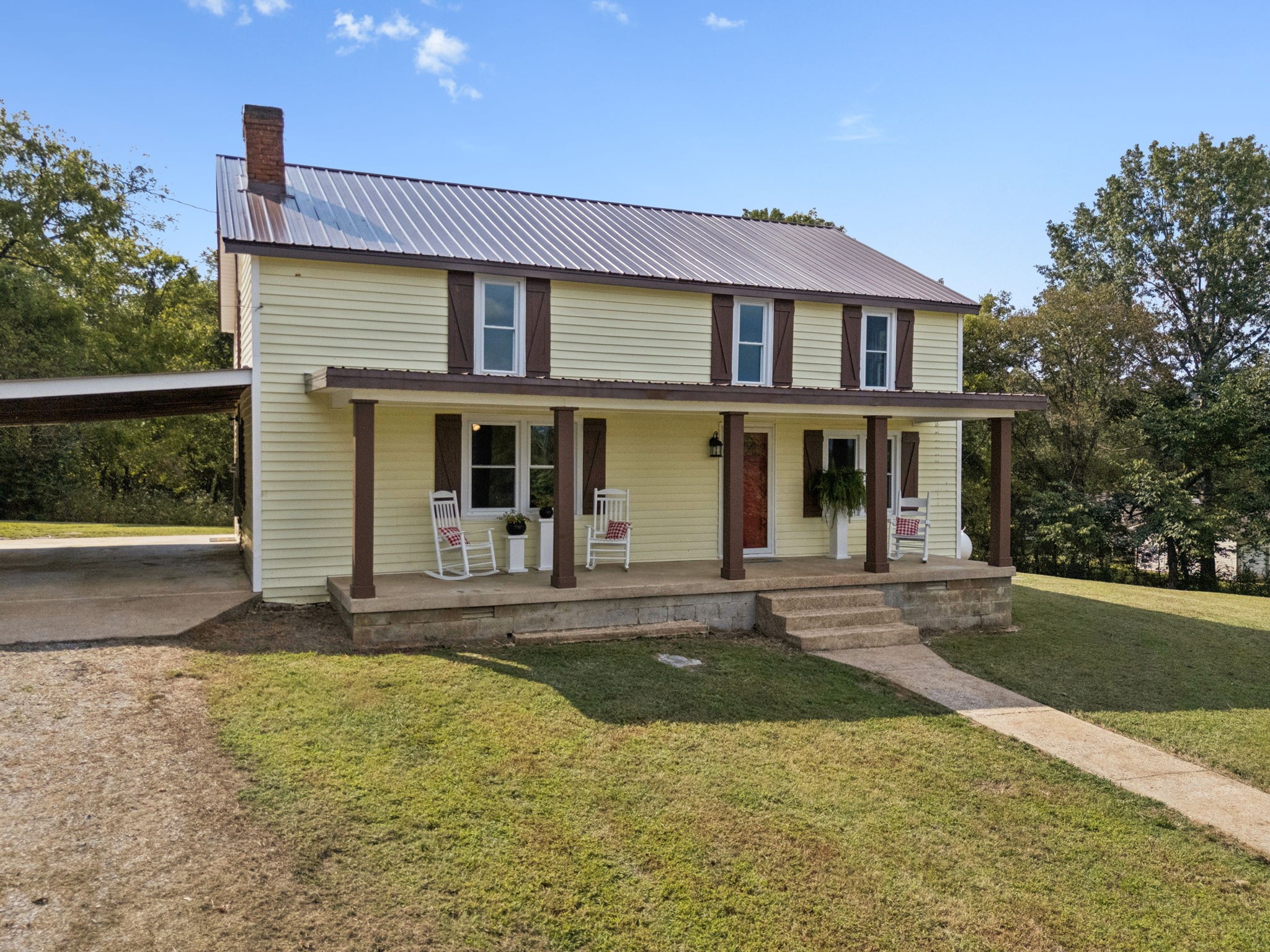 1954 Hidden Hills Rd