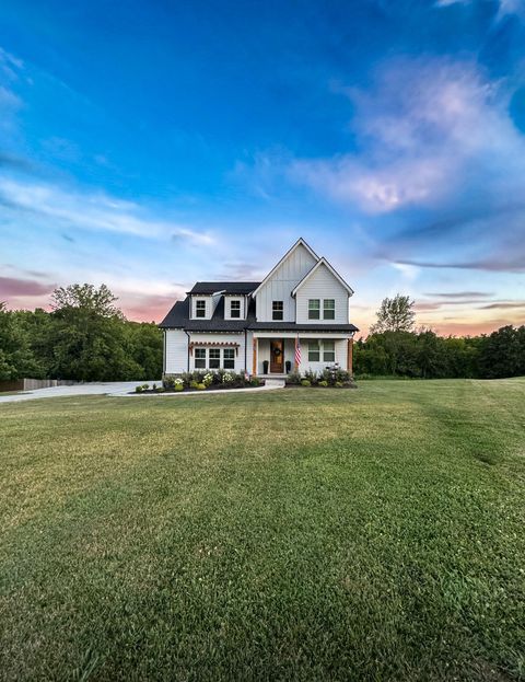 1233 Hartsfield Dr Columbia TN 38401