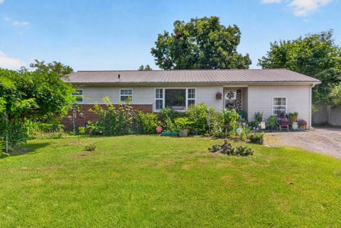 Photo of 903 Hickory St W, Tullahoma, TN 37388 (MLS # 3514216)