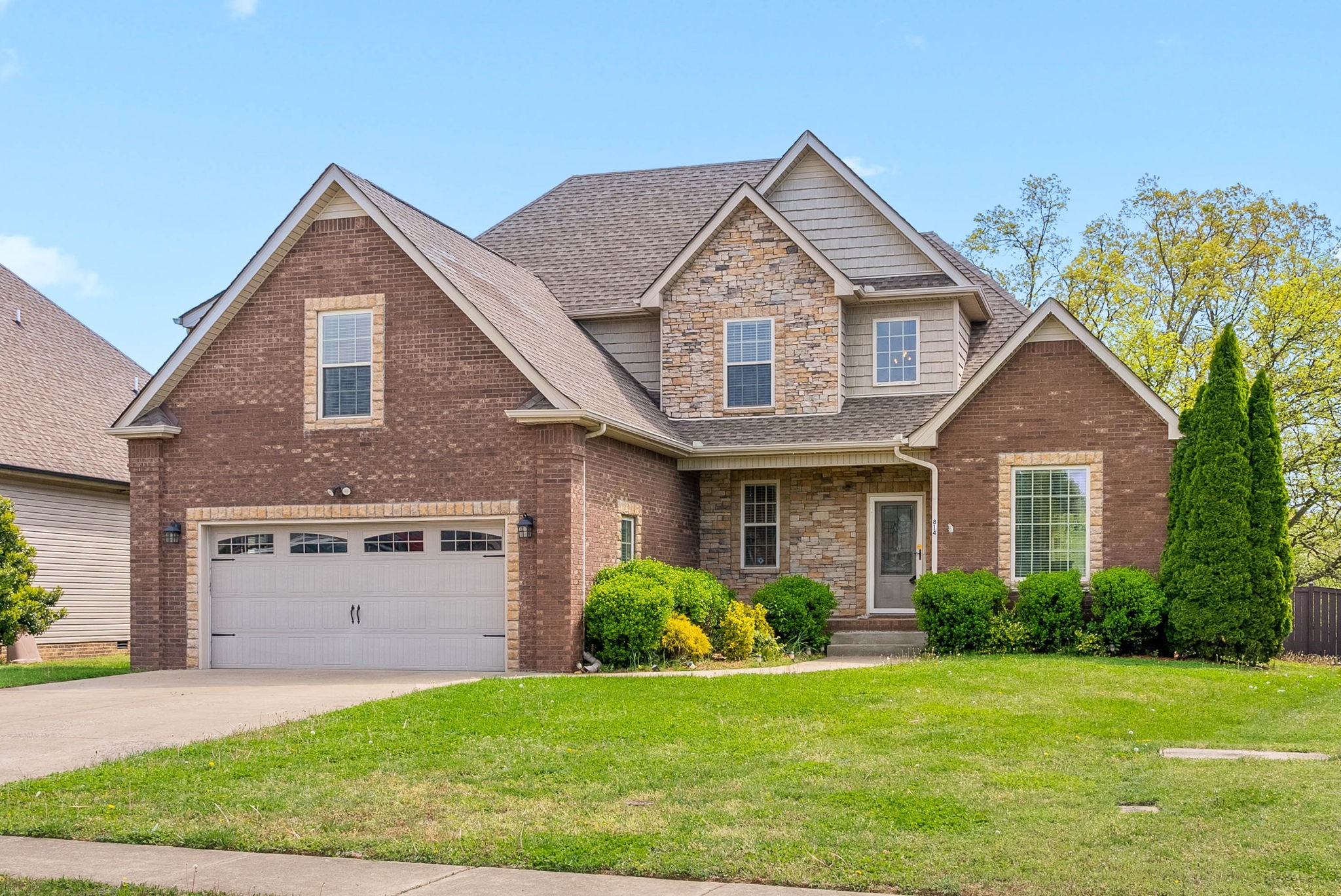 814 Carousel Ct