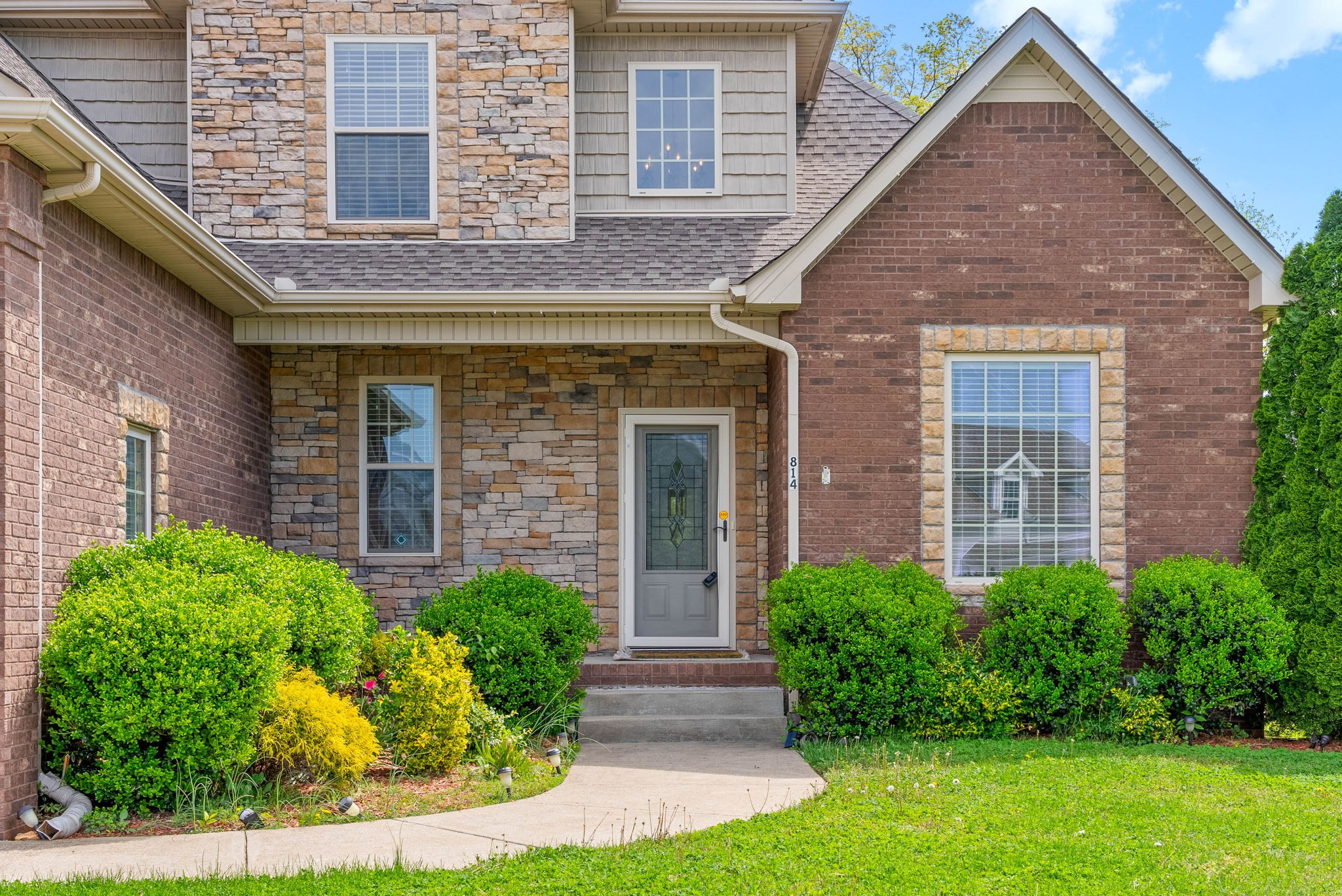 814 Carousel Ct