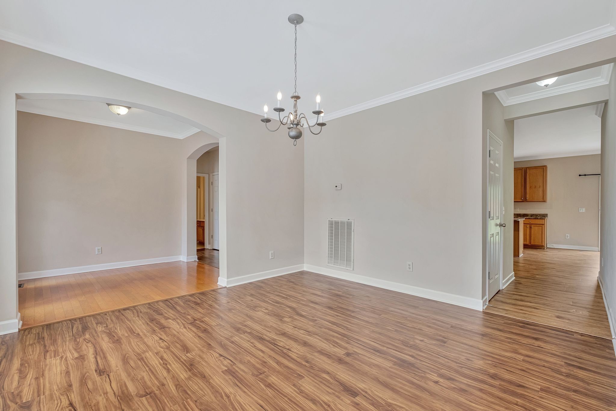 Franklin, Tennessee 37067, United States, 5 Bedrooms Bedrooms, ,3 BathroomsBathrooms,Residential,Pending,135617