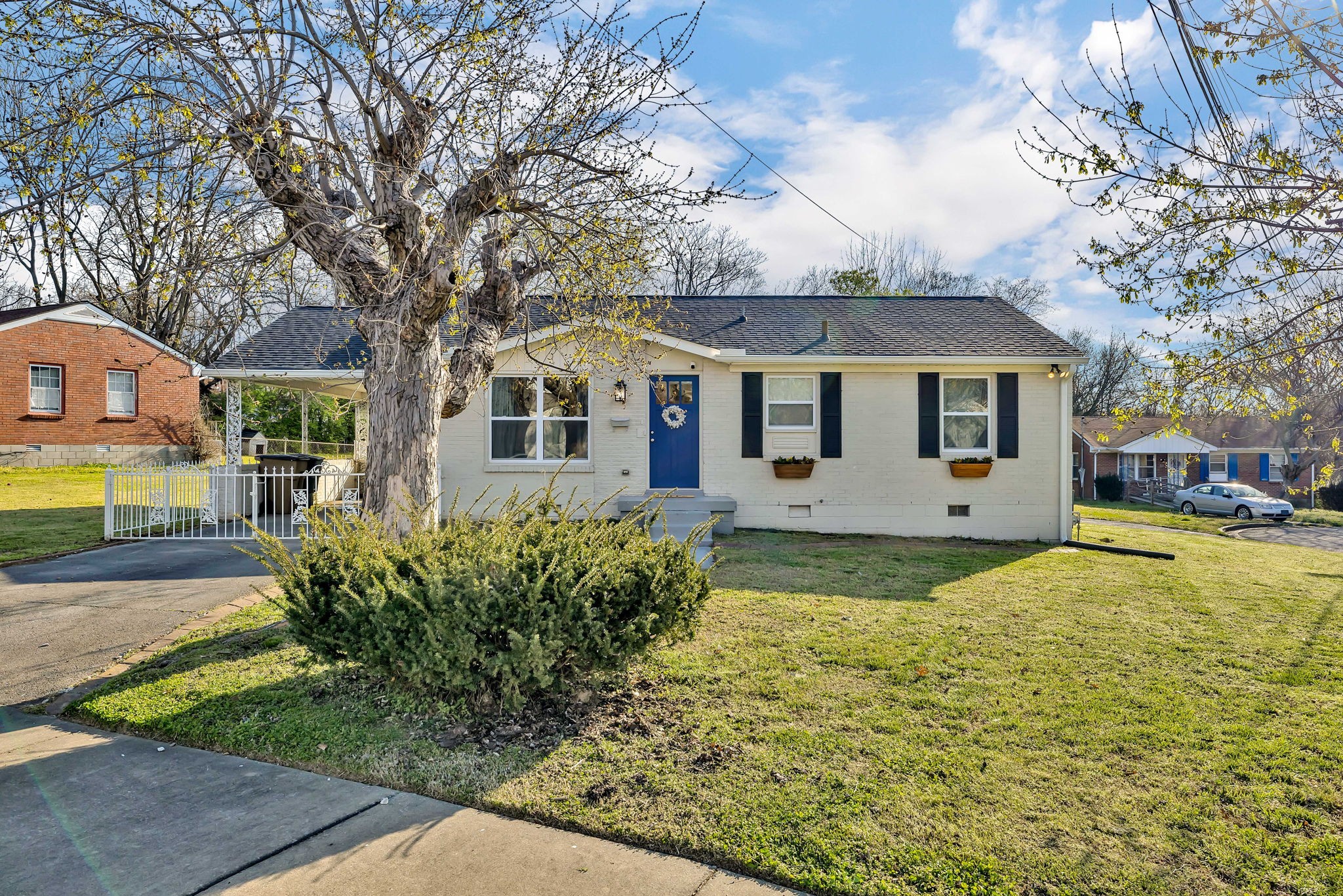 View Nashville, TN 37207 house