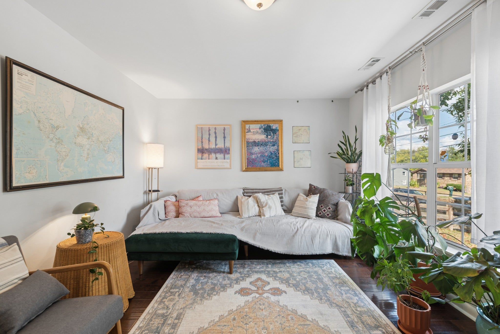 388 Kingview Dr