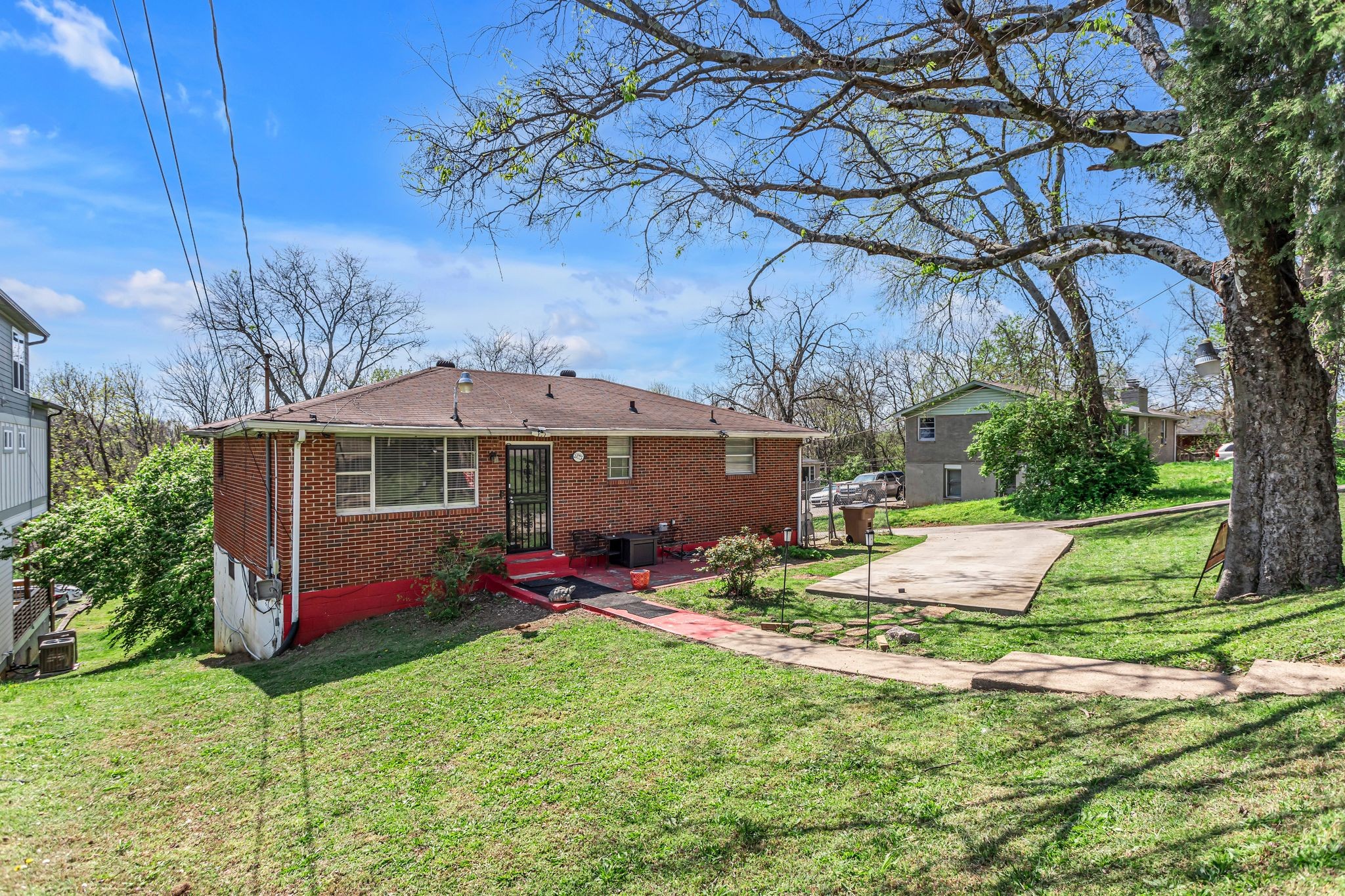 3223 Lincoln Ave