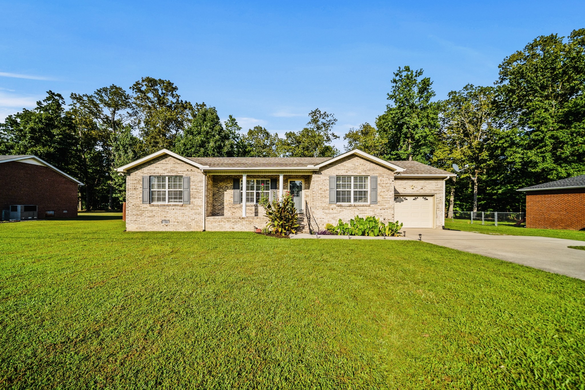 335 Oak Hollow Rd