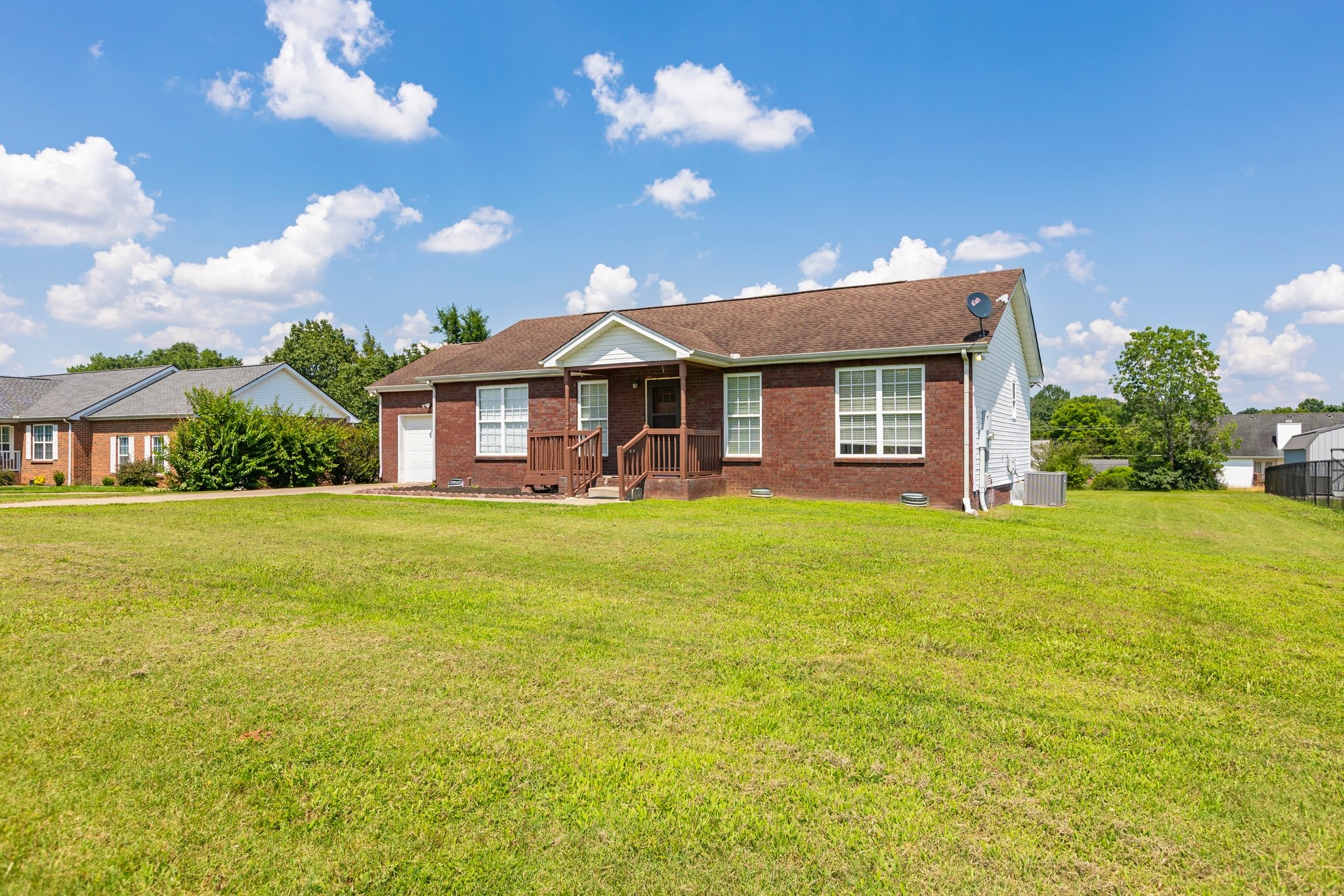 204 Sondra Ct