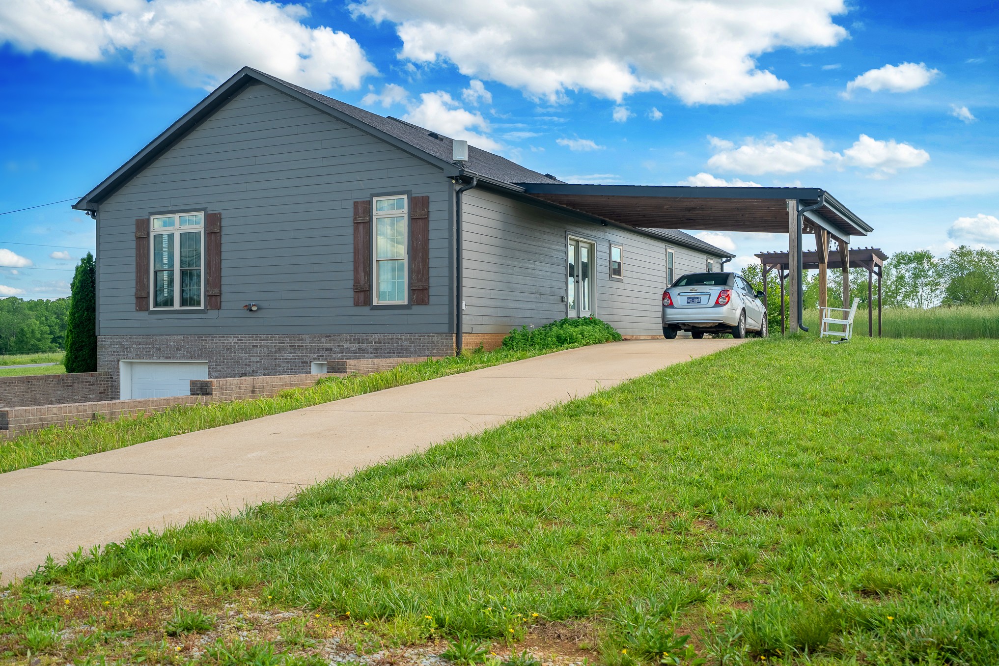82 Staggs Rd