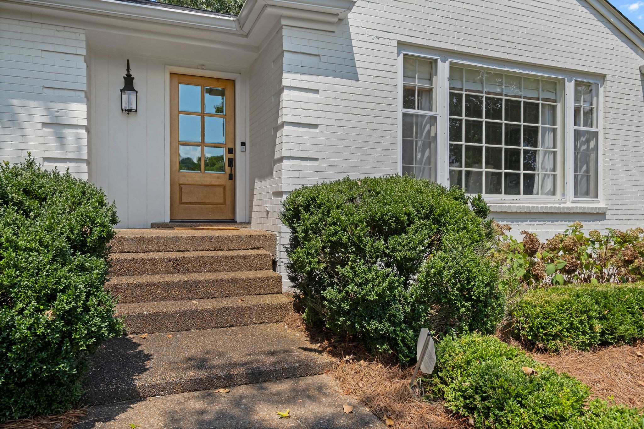 6137 Montcrest Dr