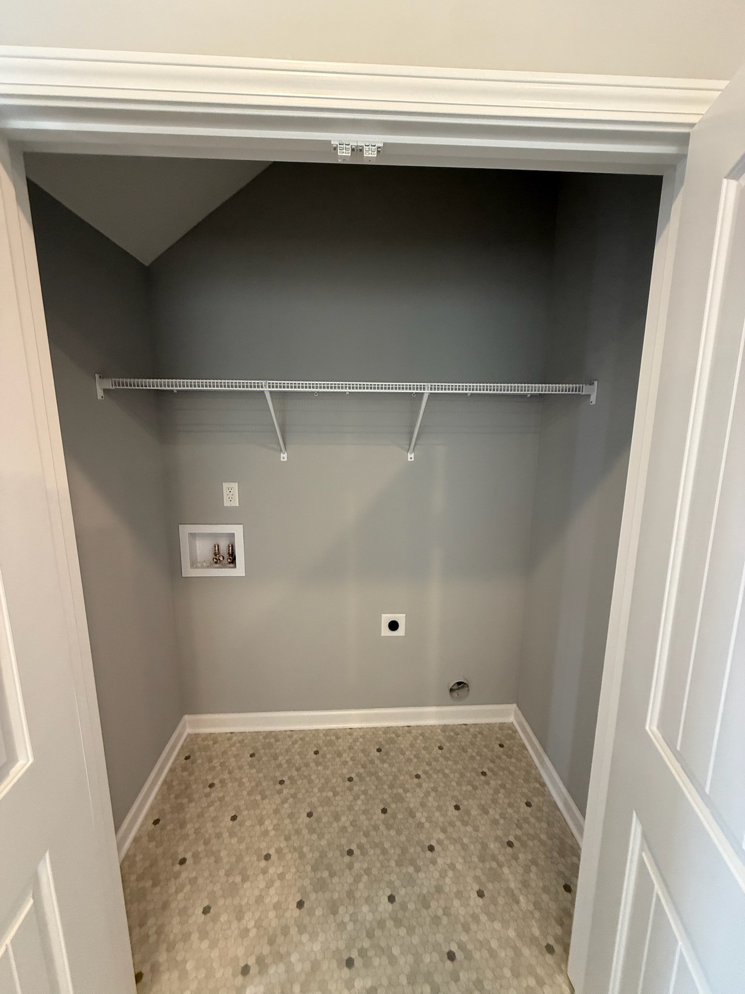 143 Stonehenge Circle