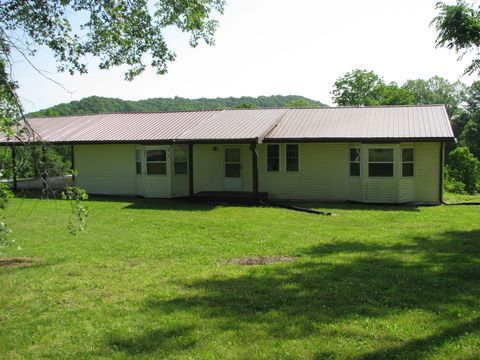 1419 Dyer Rd Hurricane Mills TN 37078