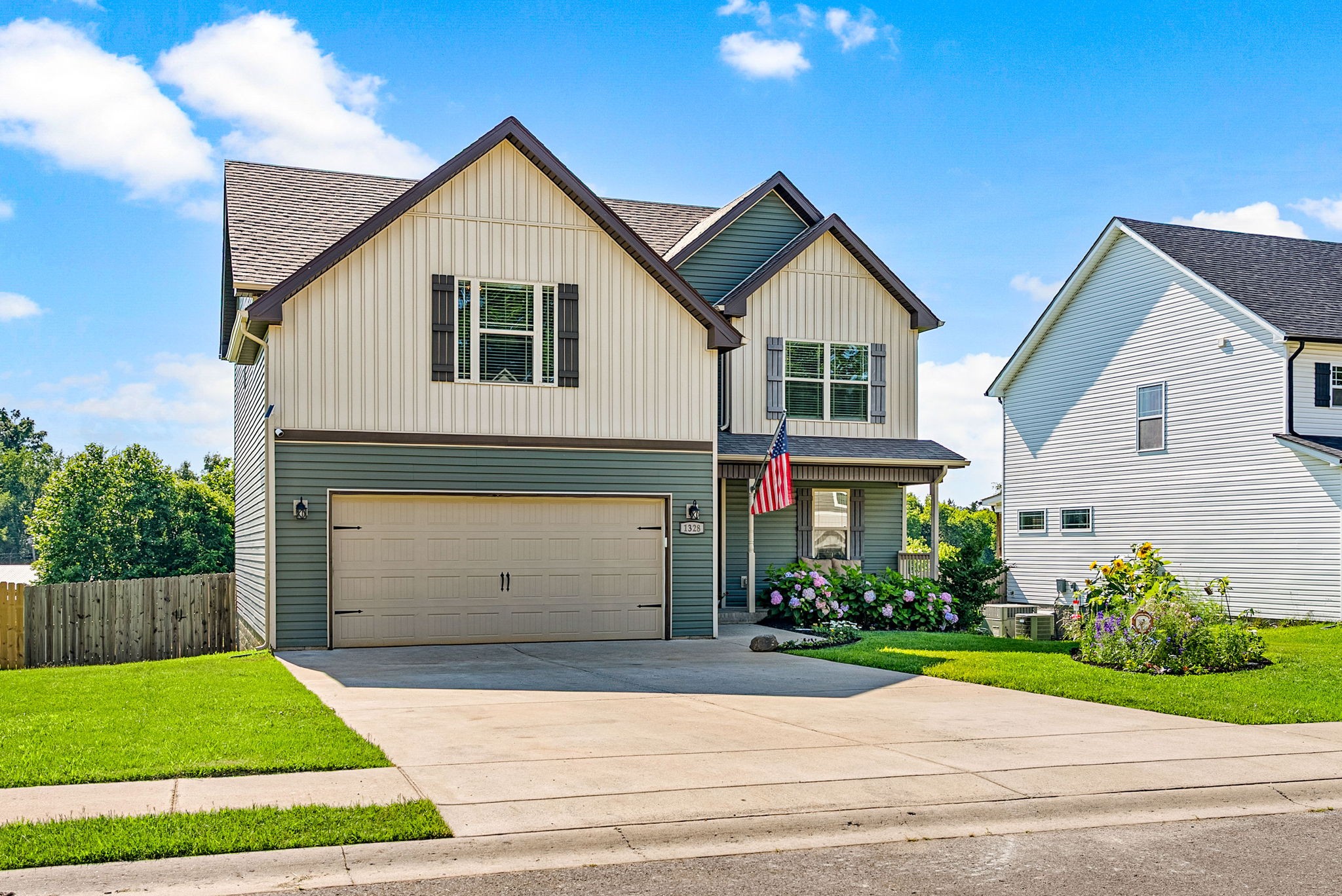 1328 Sussex Dr
