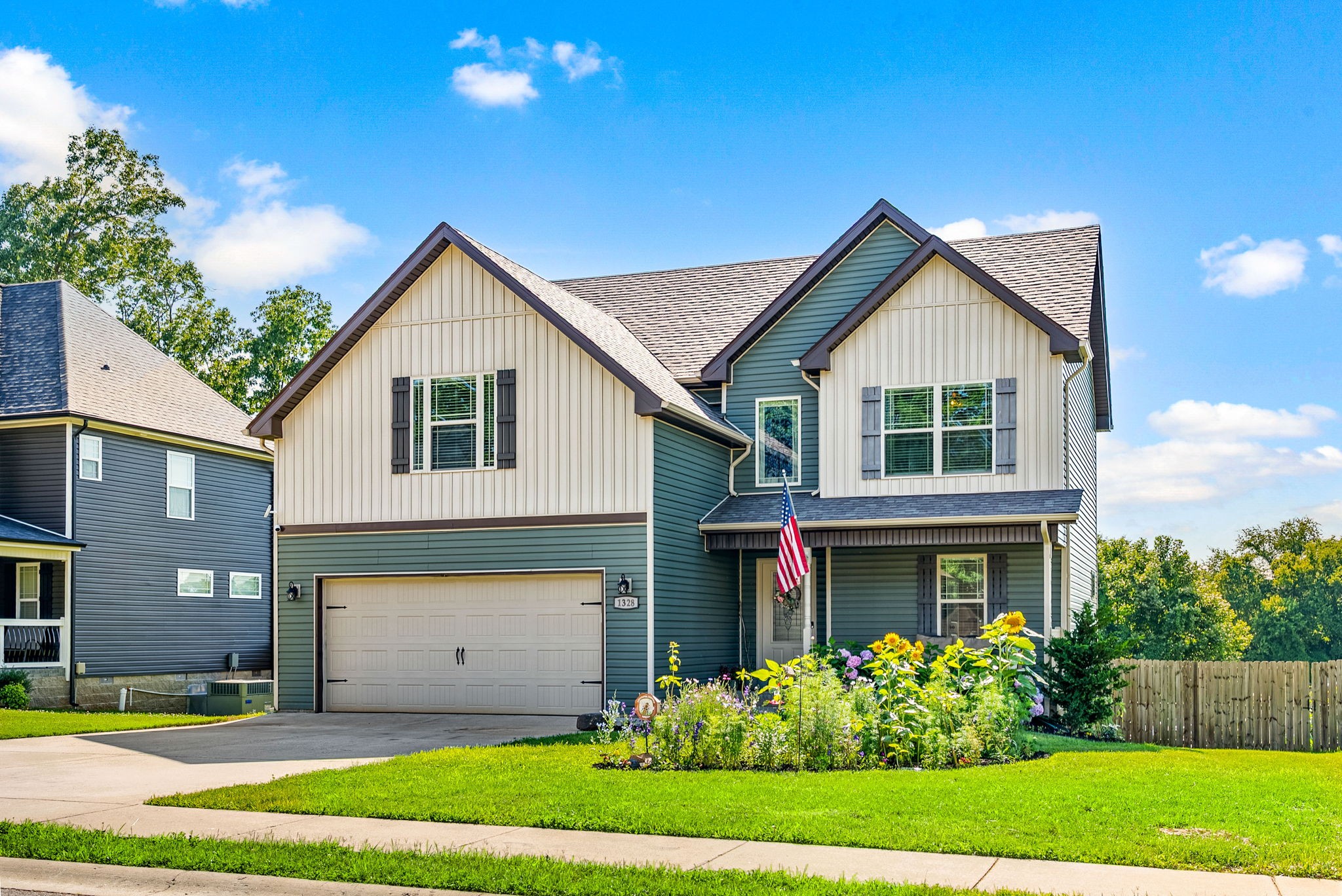 1328 Sussex Dr