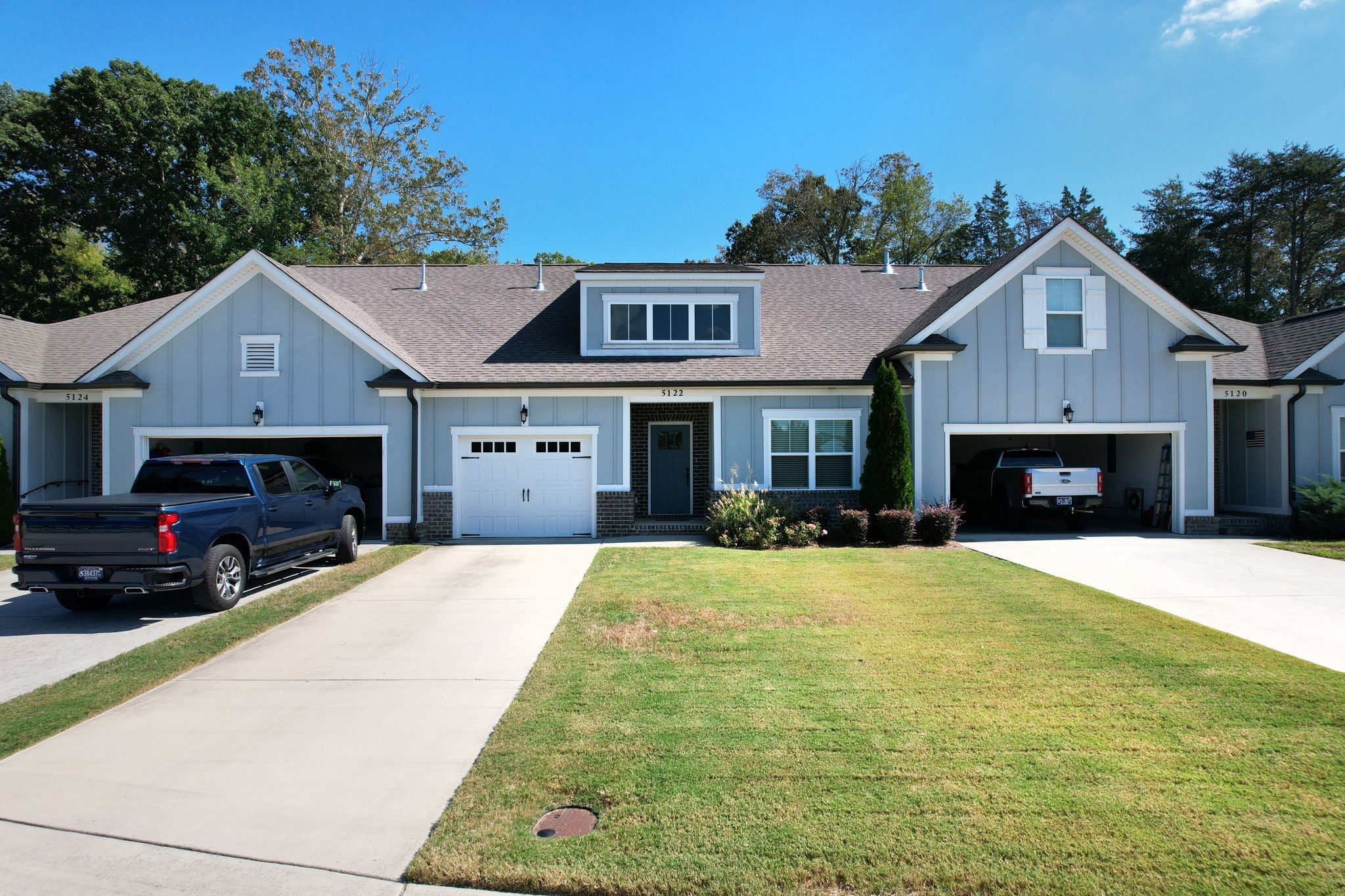 5122 Meadowbend Drive NE