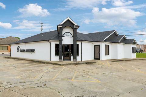 1734 Memorial Dr Clarksville TN 37043
